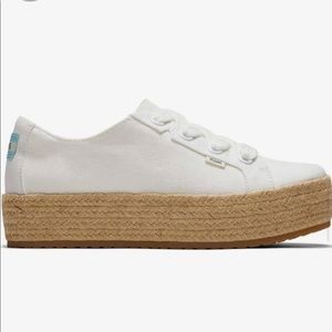 🎉🎉HP🎉🎉 Toms Platform Canvas Sneaker - Worn Once. Size 7.5.